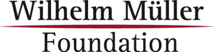 Druck Logo der Wilhelm Müller Foundation. In der ersten Zeile steht "Wilhelm Müller", in der zweiten "Foundation". Die beiden Zeilen sind durch eeinen horizonltalen roten Strich getrennt.